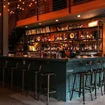 Holiday home Rooftop Deck Firepit And Garage Walk To 12 South And Restaurants *