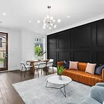 Holiday home Rooftop Deck Firepit And Garage Walk To 12 South And Restaurants *