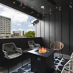 Stunning With Garage And Patio Walk To Restaurants 12 South And Belmont