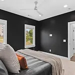 Walk To 12 South And Belmont With Garage Firepit And Patio *