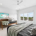 Stunning With Garage And Patio Walk To Restaurants 12 South And Belmont *