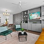 Stunning With Garage And Patio Walk To Restaurants 12 South And Belmont Holiday home *