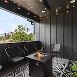 Patio Firepit Garage Walk To Coffee Restaurants 12 South And Belmont Holiday home *