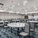 Cambria Airport Hotel 5*