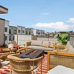 Holiday home The Hadden House - Rooftop Lounge With Firepit