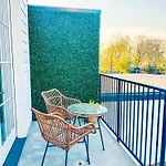 Dreaming With Dolly - Luxe Near Broadway Holiday home Nashville
