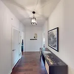 West End Getaway Apartment