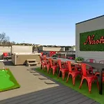 The Americana Abode Rooftop Hot Tub Game * Nashville