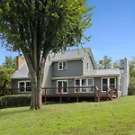 Huge Family Wildlife Retreat Close To The Lake