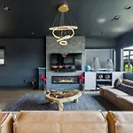 Epic Luxury Mansion W Skyline Views *