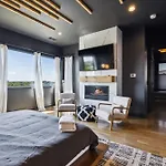 Epic Luxury Mansion W Skyline Views Holiday home Nashville
