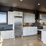 Epic Luxury Mansion W Skyline Views