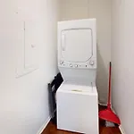 West End Getaway Apartment *