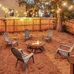 Holiday home Fully Furnished With Deck Near Center