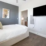Landing Modern With Amazing Amenities Nashville