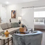 Landing Modern With Amazing Amenities