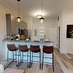 Great Location 1 Bedroom Sleeps 4 Nashville