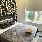 Apartment Vogue Life Trendy 4br House Ensuites *
