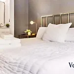 Vogue Life Trendy 4br House Ensuites Apartment Nashville