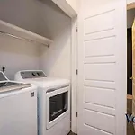Vogue Life Trendy 4br House Ensuites Apartment *