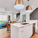 Apartment Vogue Life Trendy 4br House Ensuites
