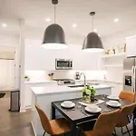Apartment Vogue Life Trendy 4br House Ensuites *