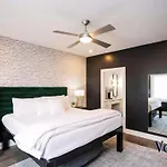 Vogue Life Trendy 4br House Ensuites Apartment *