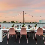 Bourbon & Bubbles - Rooftop Hot Tub & Speakeasy * Nashville