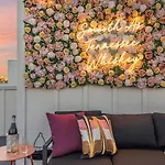 Bourbon & Bubbles - Rooftop Hot Tub & Speakeasy