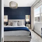 The Bluebell - Rooftop Lounge With Hot Tub Holiday home *