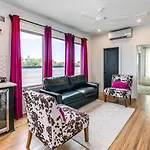 Holiday home 11 Beds 6 Full Baths 5 Minutes To Downtown