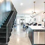 11 Beds 6 Full Baths 5 Minutes To Downtown Nashville