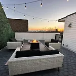 Gorgeous Rooftop Deck 3 Bdrs 3 Baths Holiday home Nashville