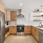 11 Beds 6 Full Baths With Rooftop Deck Holiday home