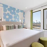 11 Beds 6 Full Baths With Rooftop Deck Holiday home