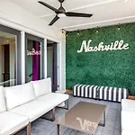 11 Beds 6 Full Baths 5 Minutes To Downtown