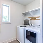 Holiday home 11 Beds 6 Full Baths 5 Minutes To Downtown
