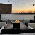 Gorgeous Rooftop Deck 3 Bdrs 3 Baths *