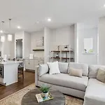Gorgeous Rooftop Deck 3 Bdrs 3 Baths Holiday home