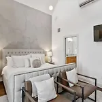 Gorgeous Rooftop Deck 3 Bdrs 3 Baths * Nashville