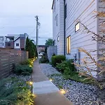 Luxury House - Heated Pool - In The Gulch - Walk Anywhere Holiday home *