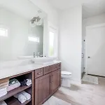 Luxury House - Heated Pool - In The Gulch - Walk Anywhere Nashville