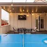 Luxury House - Heated Pool - In The Gulch - Walk Anywhere *