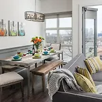 The New Nashview Rooftop-skyline View - Sleeps 12 Holiday home *