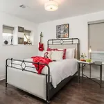 The New Nashview Rooftop-skyline View - Sleeps 12