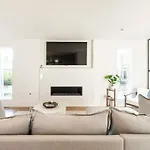 Delight - Fun Murals & Downtown Views Holiday home *