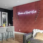 Holiday home Cool Townhouse Close To Downtown