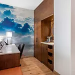Cambria Airport Hotel