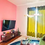 Vintage Vibes - Minutes From The Broadway Buzz Holiday home *