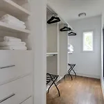 The Harper House - Beautifully Designed, Rooftop Holiday home *